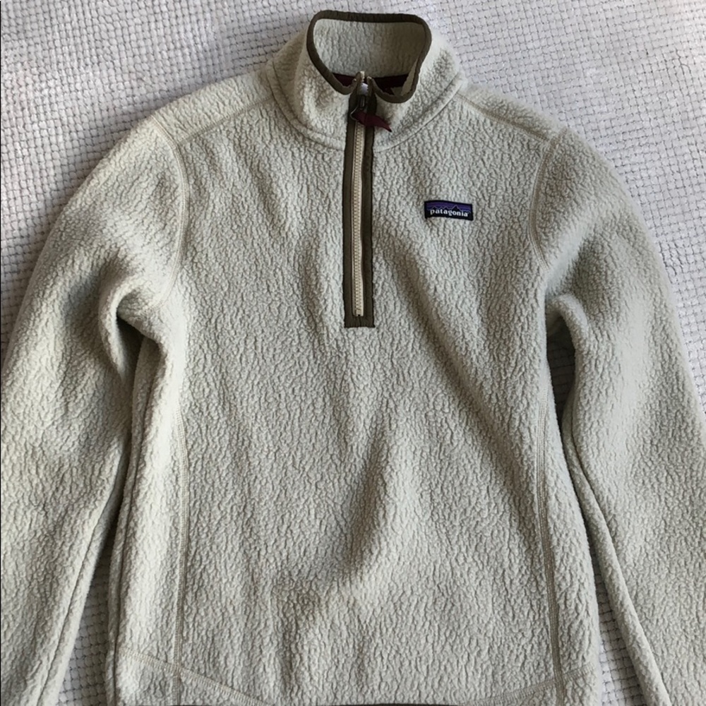 Patagonia cream sweatshirt